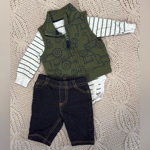 3-piece set (vest + long-sleeve onesie + pants) | Newborn | Carter’s